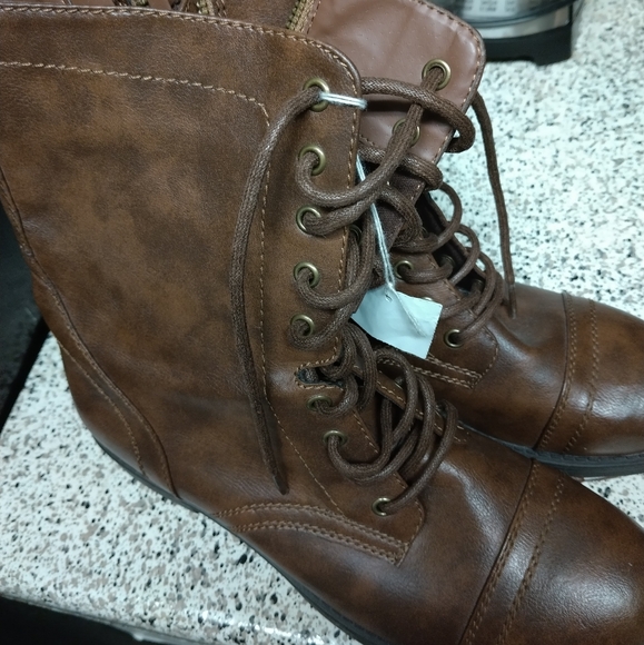 Shoes - Picture 7 of 11